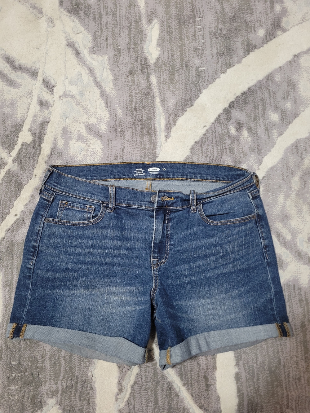 Old Navy Women's Mid-Rise Blue Denim Roll-Cuff Jean Shorts Size 10